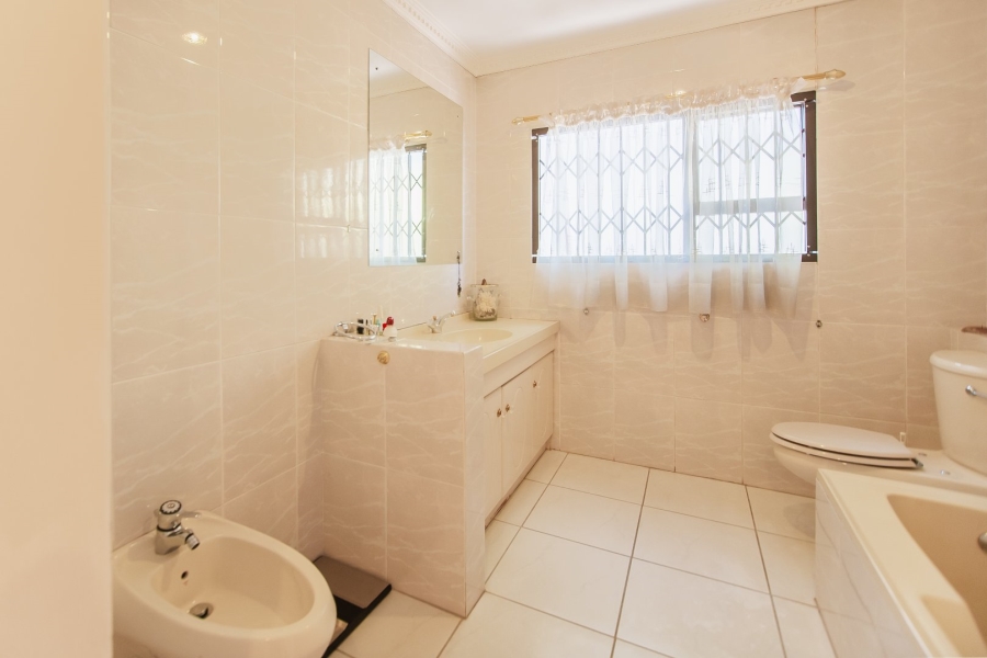 4 Bedroom Property for Sale in Faerie Glen Gauteng