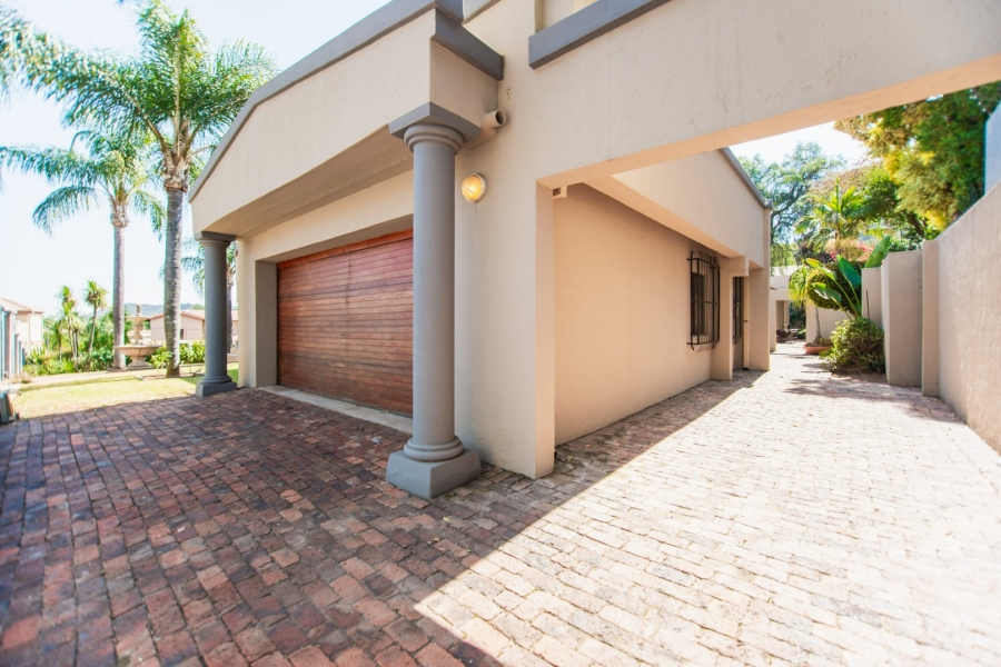 4 Bedroom Property for Sale in Faerie Glen Gauteng