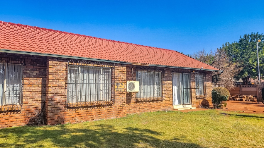 3 Bedroom Property for Sale in Doornpoort AH Gauteng