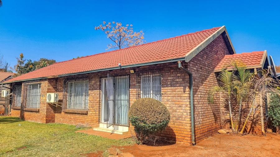 3 Bedroom Property for Sale in Doornpoort AH Gauteng