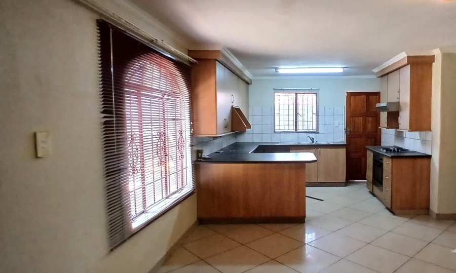 To Let 3 Bedroom Property for Rent in Heuweloord Gauteng