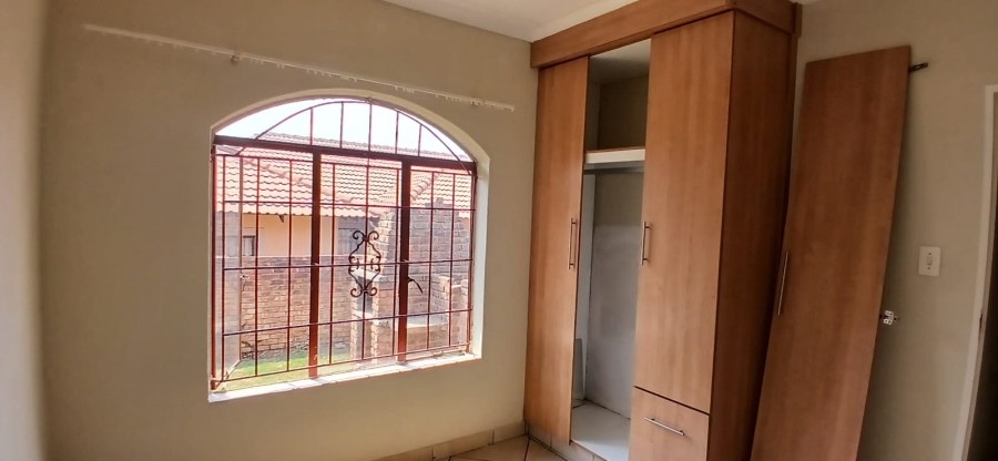 To Let 3 Bedroom Property for Rent in Heuweloord Gauteng