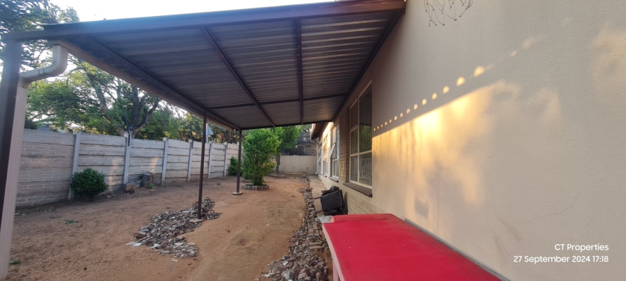 5 Bedroom Property for Sale in Symhurst Gauteng