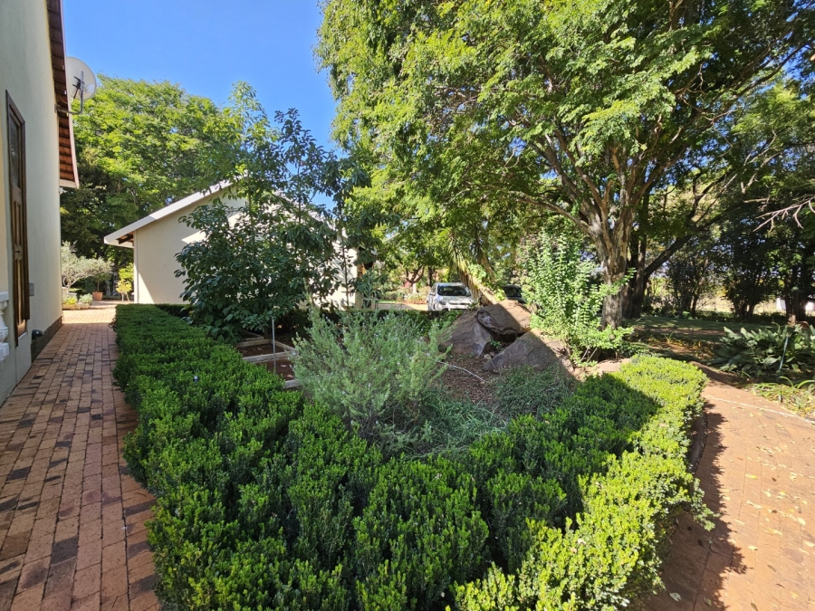 7 Bedroom Property for Sale in Wonderboom AH Gauteng