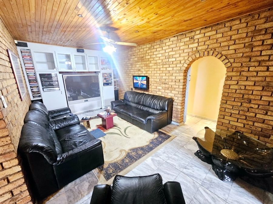 4 Bedroom Property for Sale in Erasmia Gauteng