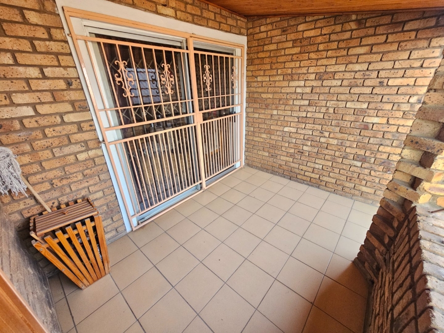 4 Bedroom Property for Sale in Erasmia Gauteng