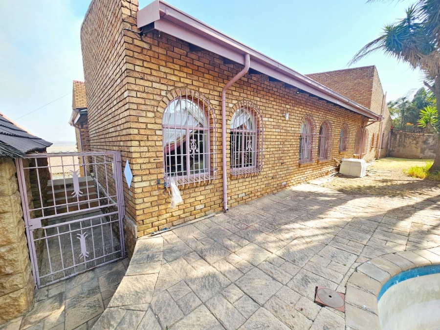 4 Bedroom Property for Sale in Erasmia Gauteng