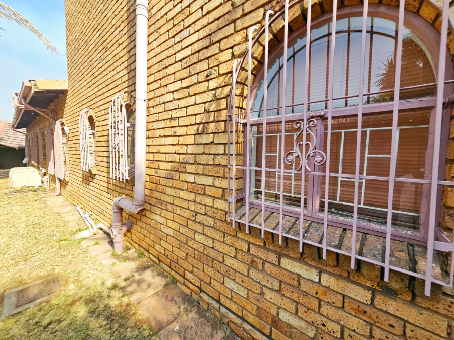 4 Bedroom Property for Sale in Erasmia Gauteng