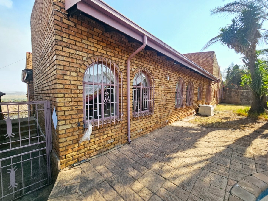 4 Bedroom Property for Sale in Erasmia Gauteng