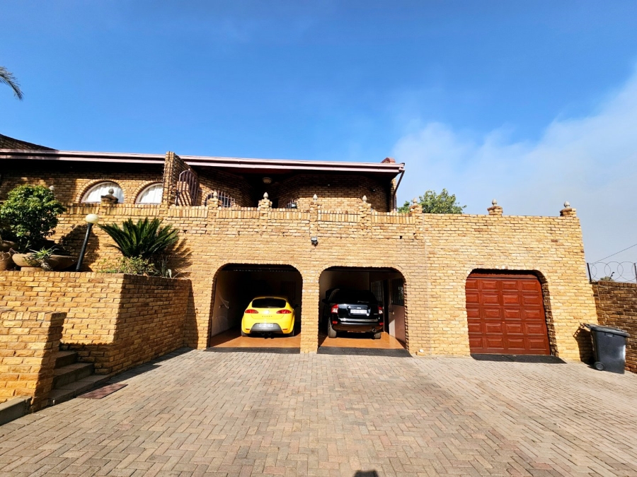 4 Bedroom Property for Sale in Erasmia Gauteng