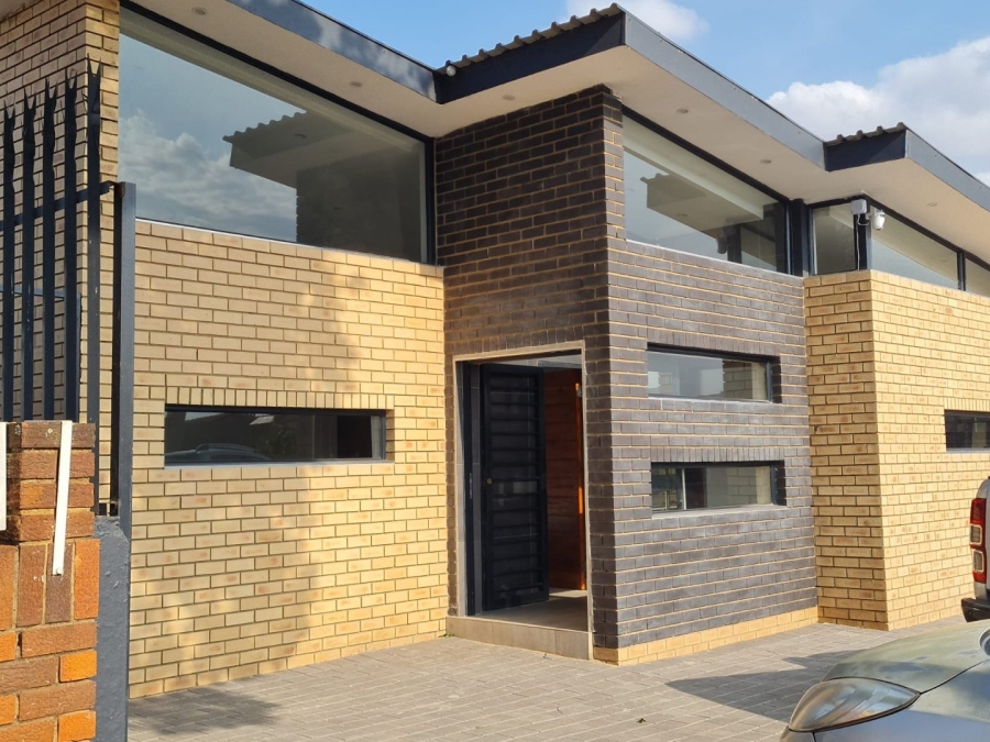 Commercial Property for Sale in Lenasia Ext 5 Gauteng