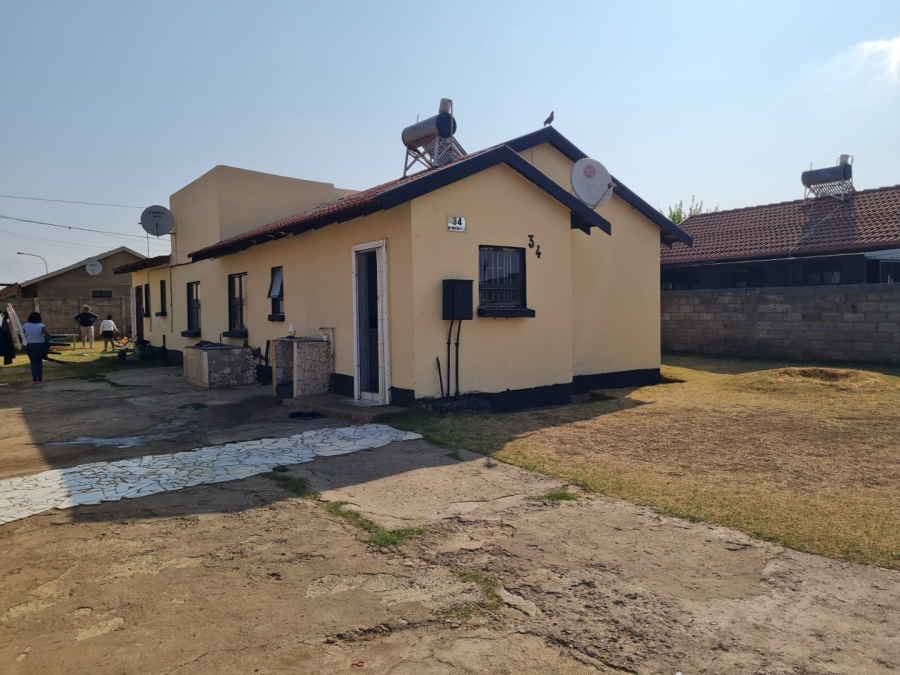 5 Bedroom Property for Sale in Lenasia South Gauteng