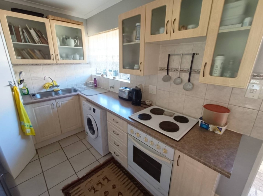 To Let 2 Bedroom Property for Rent in Clubview Gauteng