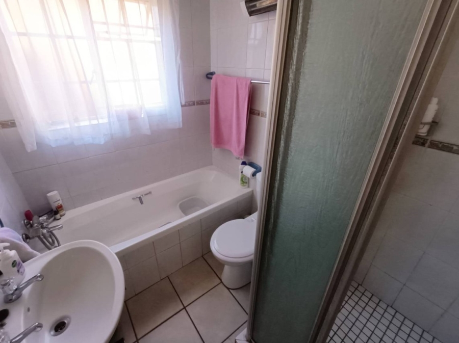 To Let 2 Bedroom Property for Rent in Clubview Gauteng