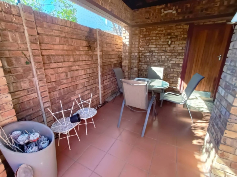 To Let 2 Bedroom Property for Rent in Clubview Gauteng