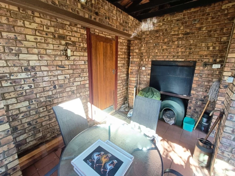 To Let 2 Bedroom Property for Rent in Clubview Gauteng