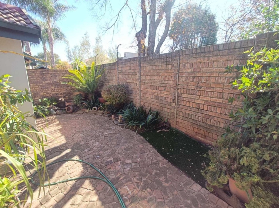 To Let 2 Bedroom Property for Rent in Clubview Gauteng