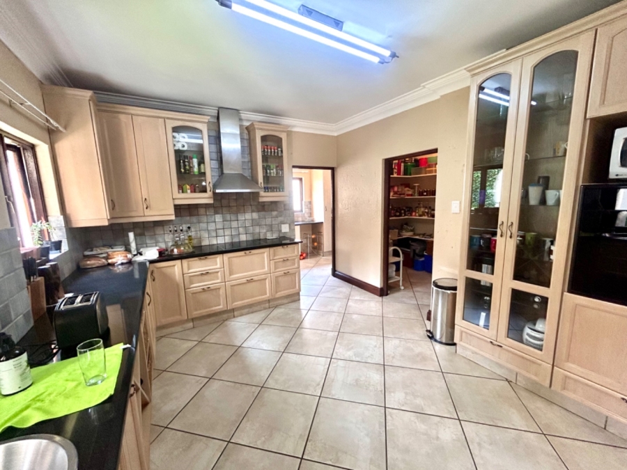 6 Bedroom Property for Sale in Faerie Glen Gauteng