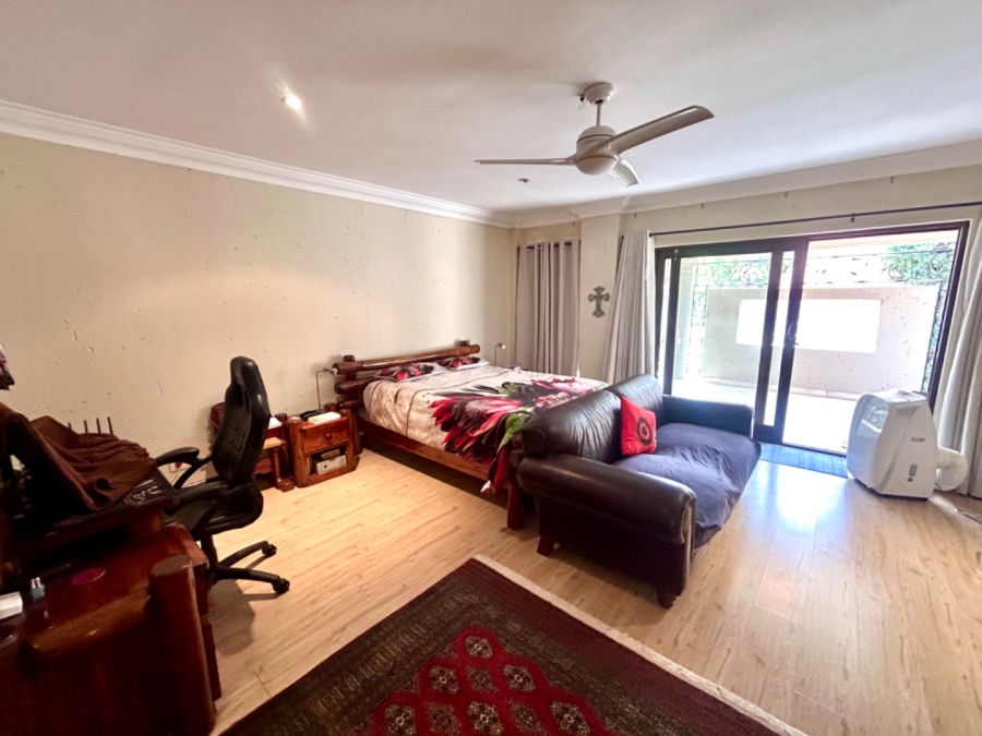 6 Bedroom Property for Sale in Faerie Glen Gauteng