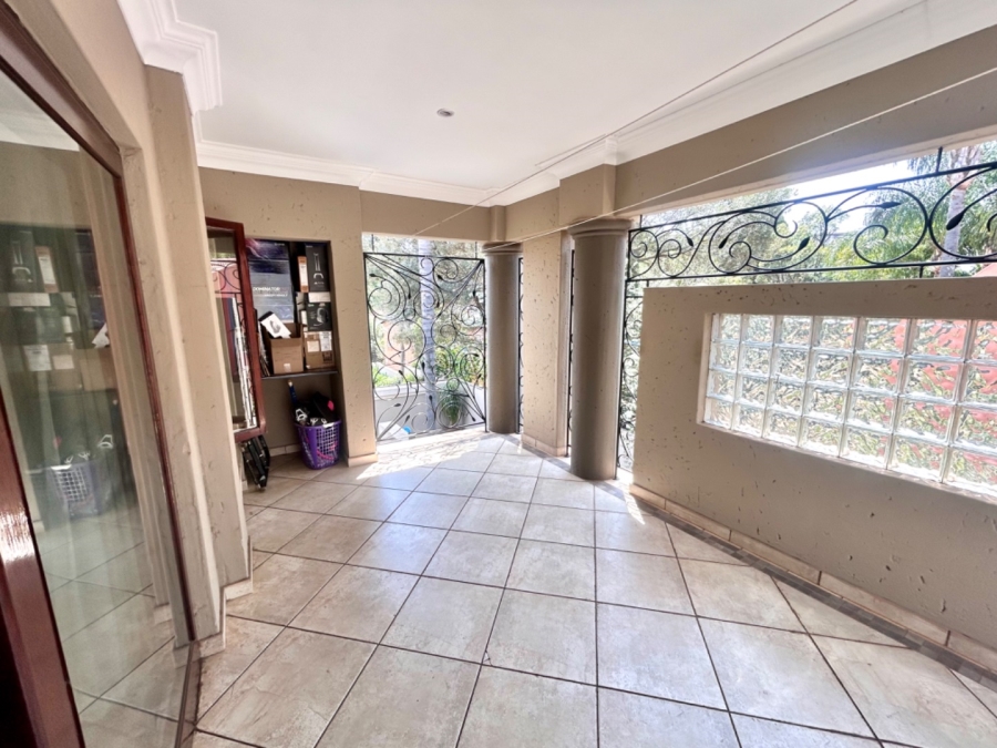 6 Bedroom Property for Sale in Faerie Glen Gauteng