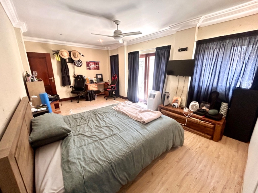 6 Bedroom Property for Sale in Faerie Glen Gauteng