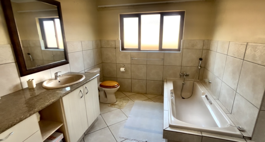 6 Bedroom Property for Sale in Faerie Glen Gauteng