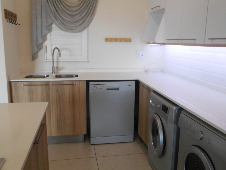 To Let 3 Bedroom Property for Rent in Louwlardia Gauteng