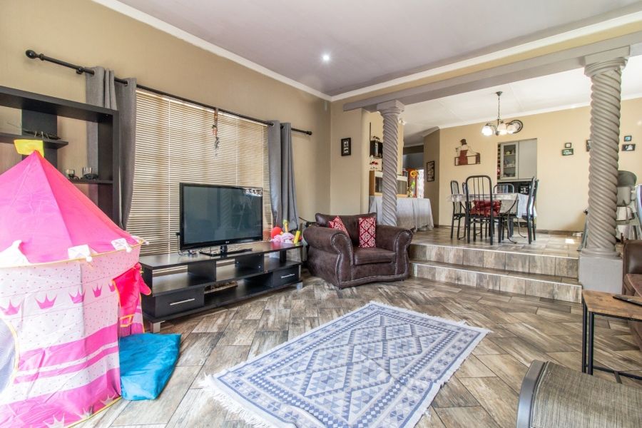 3 Bedroom Property for Sale in Brackendowns Gauteng