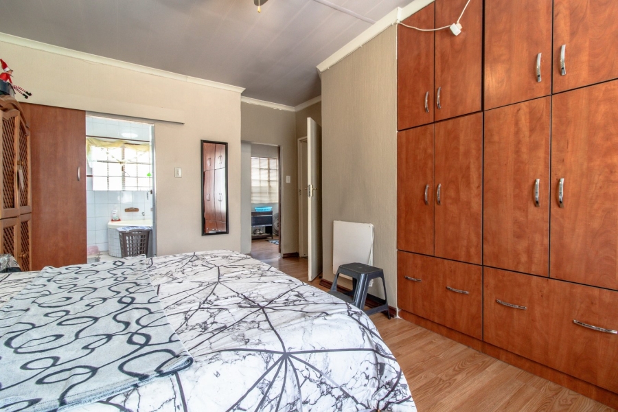 3 Bedroom Property for Sale in Brackendowns Gauteng