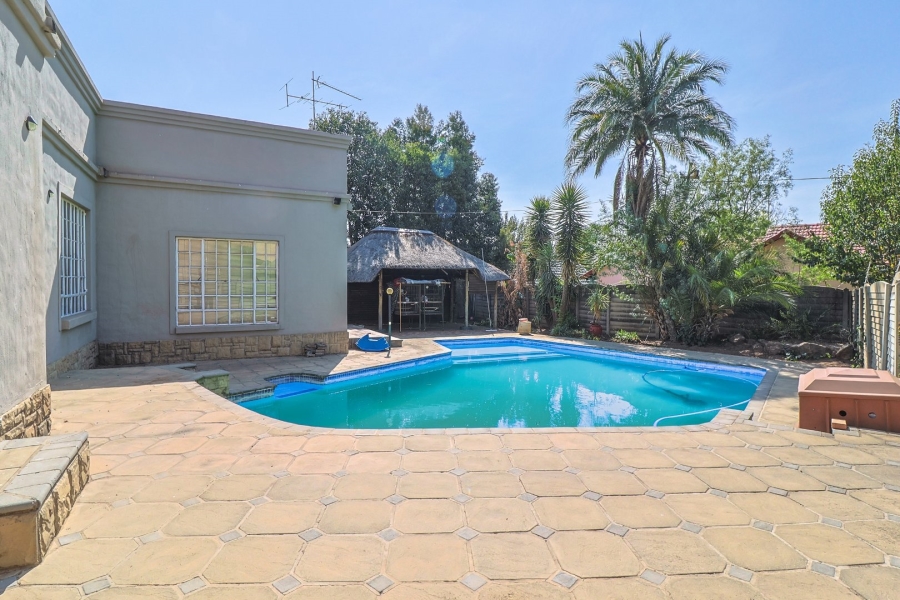 3 Bedroom Property for Sale in Brackendowns Gauteng