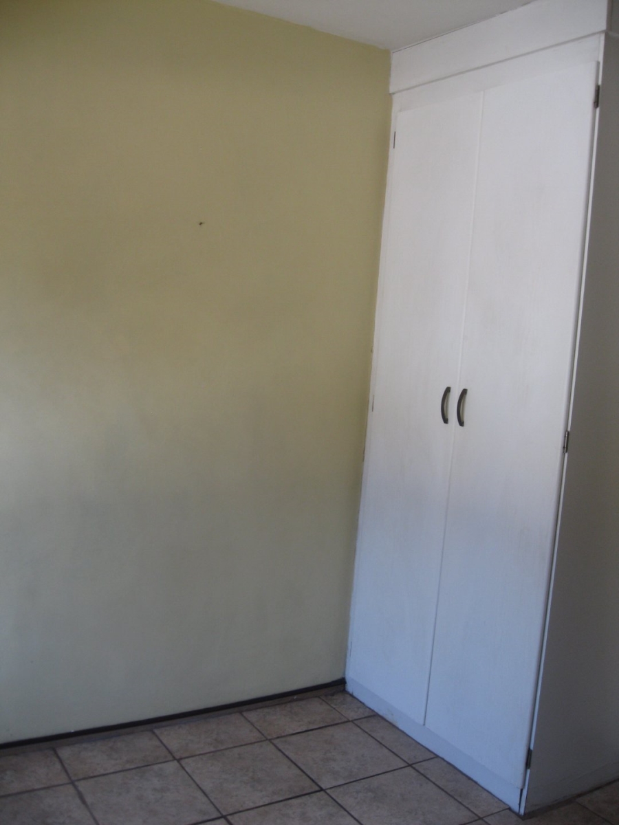 To Let 1 Bedroom Property for Rent in Riviera Gauteng