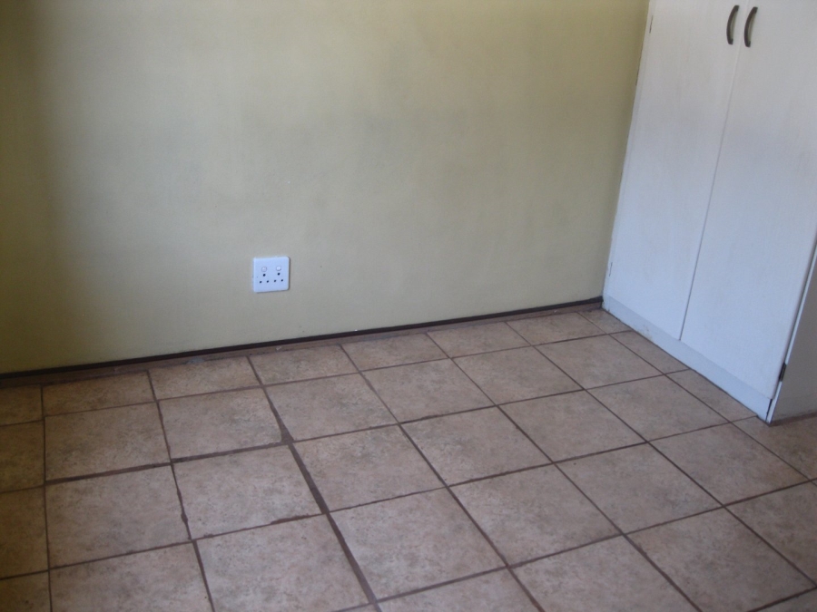 To Let 1 Bedroom Property for Rent in Riviera Gauteng