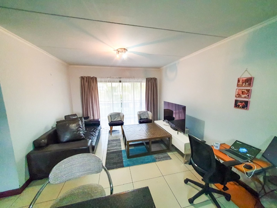 2 Bedroom Property for Sale in Erand Gardens Gauteng