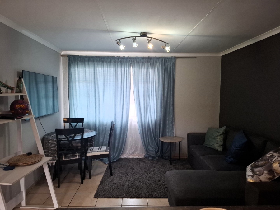 To Let 2 Bedroom Property for Rent in Groenkloof Gauteng