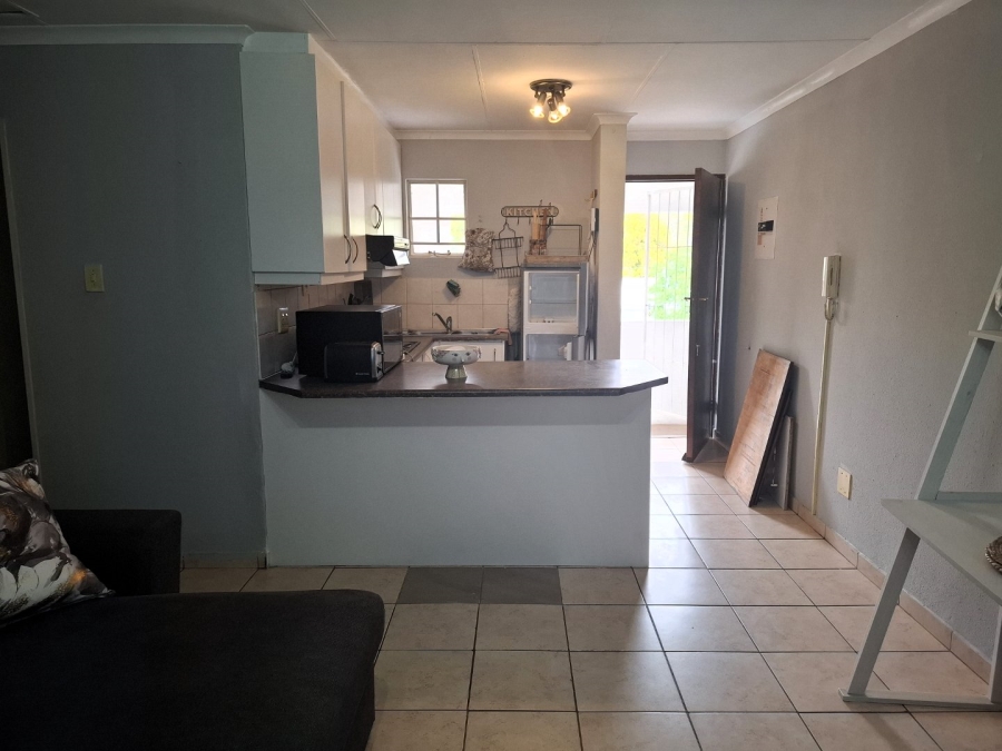 To Let 2 Bedroom Property for Rent in Groenkloof Gauteng