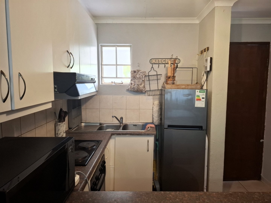 To Let 2 Bedroom Property for Rent in Groenkloof Gauteng