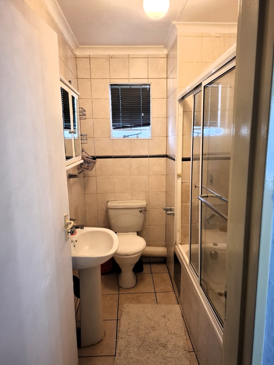 To Let 2 Bedroom Property for Rent in Groenkloof Gauteng