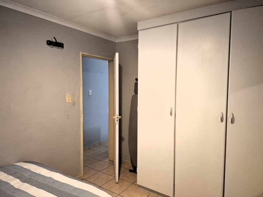 To Let 2 Bedroom Property for Rent in Groenkloof Gauteng