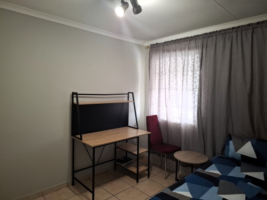 To Let 2 Bedroom Property for Rent in Groenkloof Gauteng