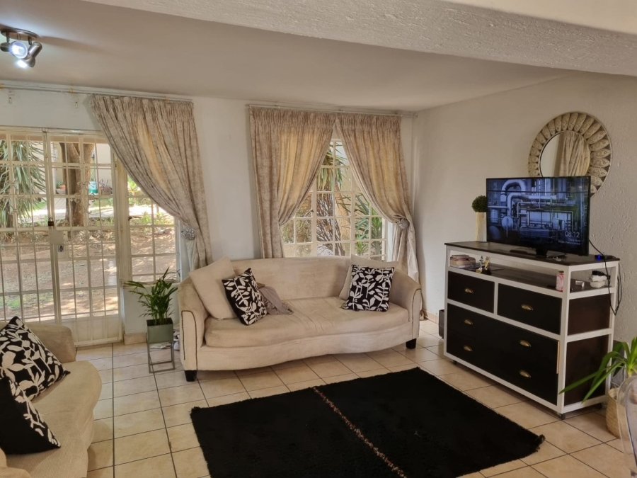 3 Bedroom Property for Sale in Bassonia Rock Gauteng