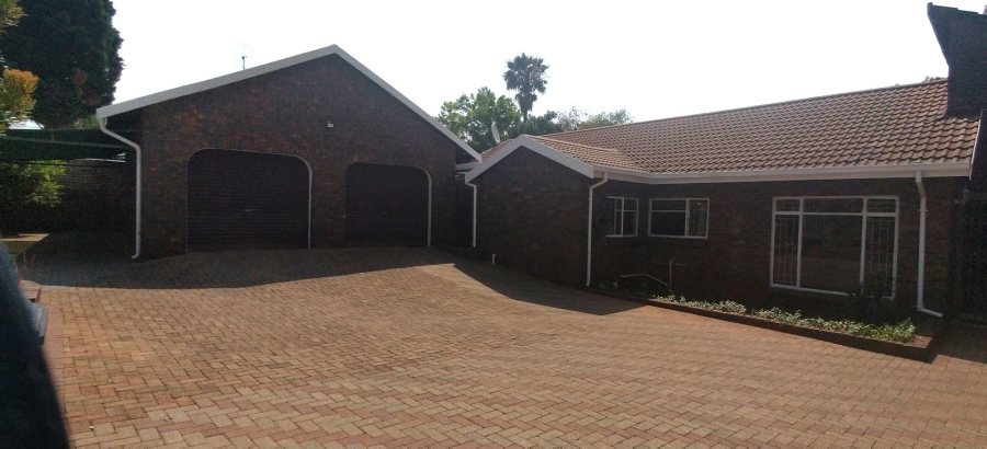 3 Bedroom Property for Sale in Rooihuiskraal Gauteng