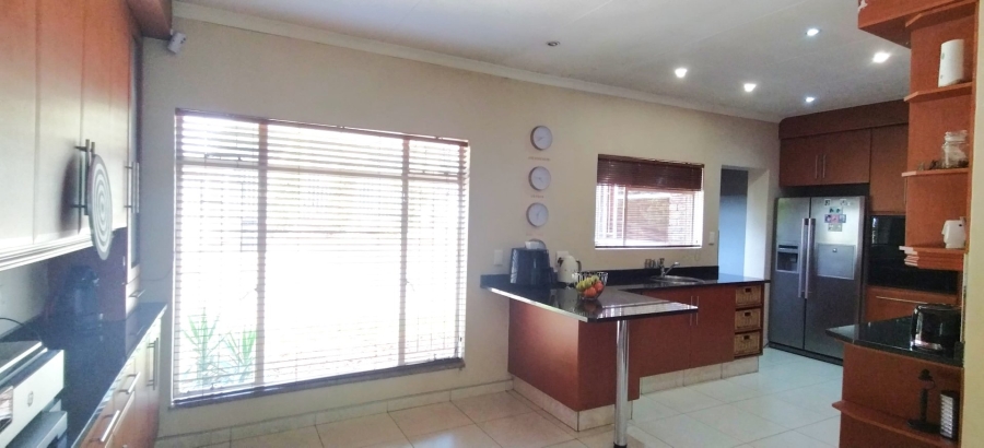 3 Bedroom Property for Sale in Rooihuiskraal Gauteng