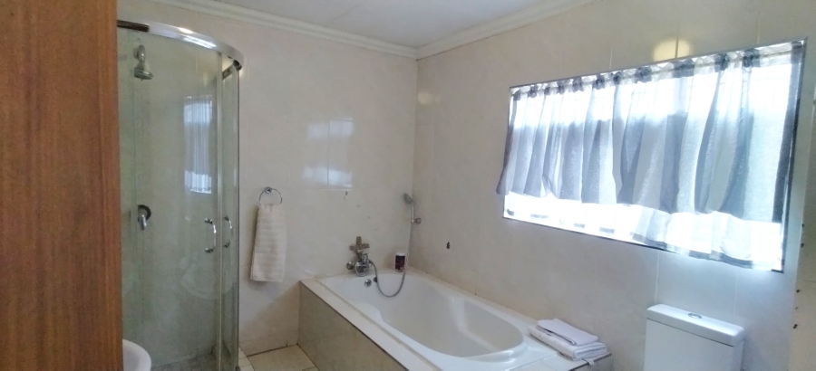 3 Bedroom Property for Sale in Rooihuiskraal Gauteng