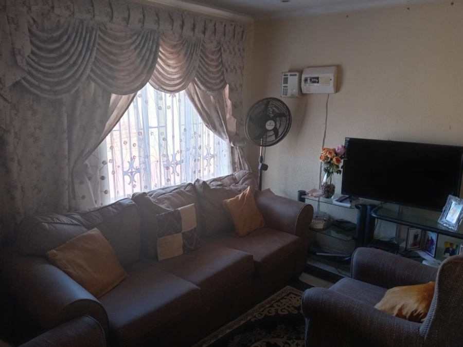 2 Bedroom Property for Sale in Soshanguve WW Gauteng