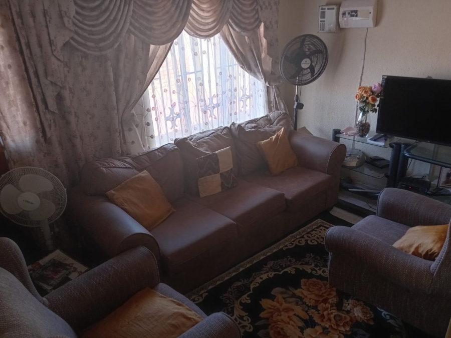 2 Bedroom Property for Sale in Soshanguve WW Gauteng