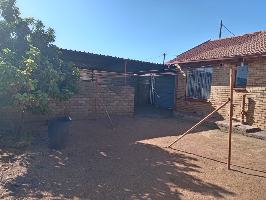 2 Bedroom Property for Sale in Soshanguve WW Gauteng