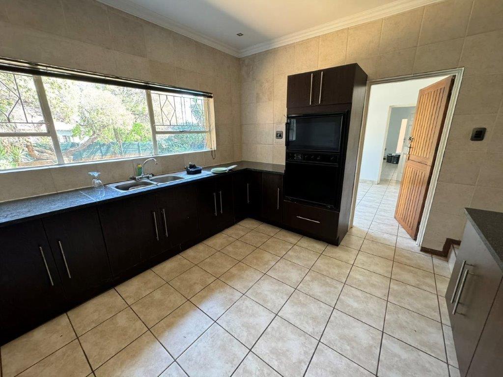 4 Bedroom Property for Sale in Verwoerdpark Gauteng