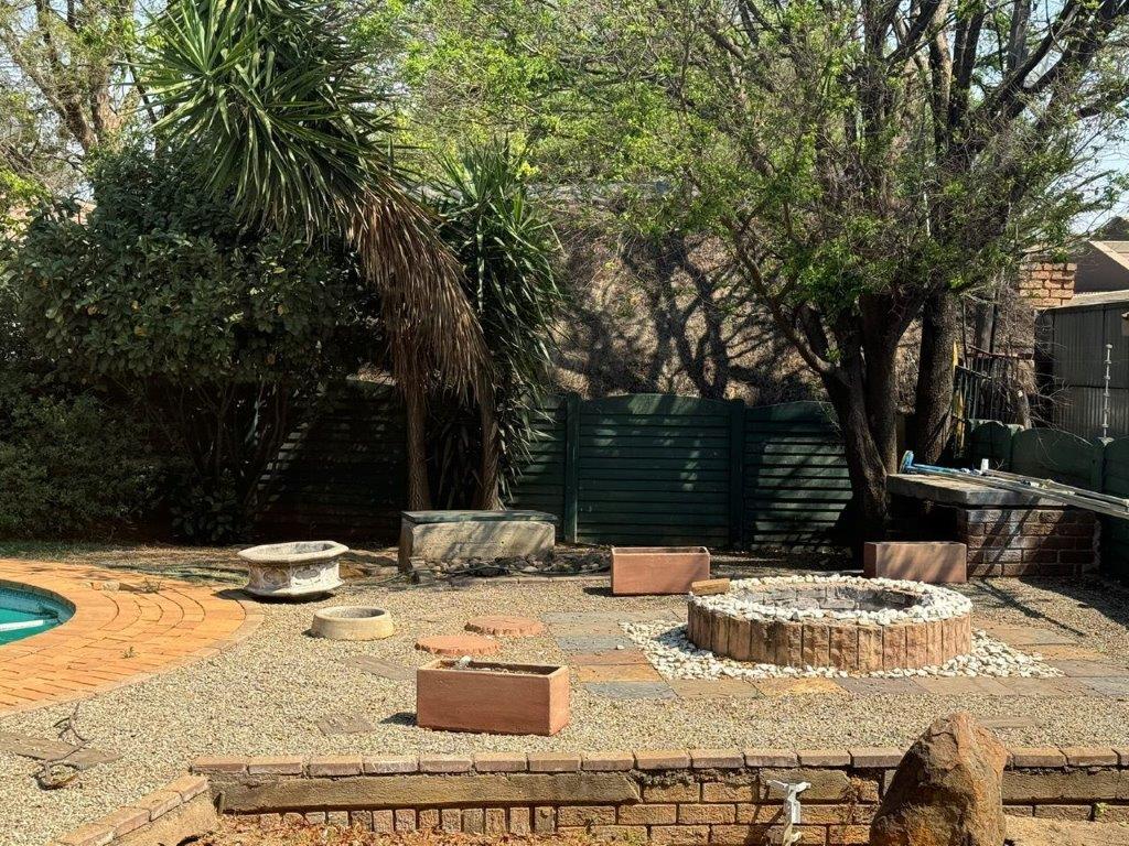 4 Bedroom Property for Sale in Verwoerdpark Gauteng