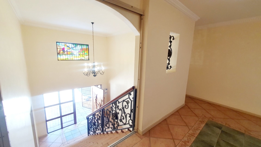 5 Bedroom Property for Sale in Waterkloof Park Gauteng