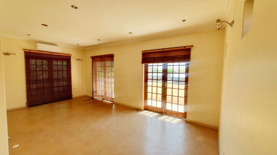 5 Bedroom Property for Sale in Waterkloof Park Gauteng